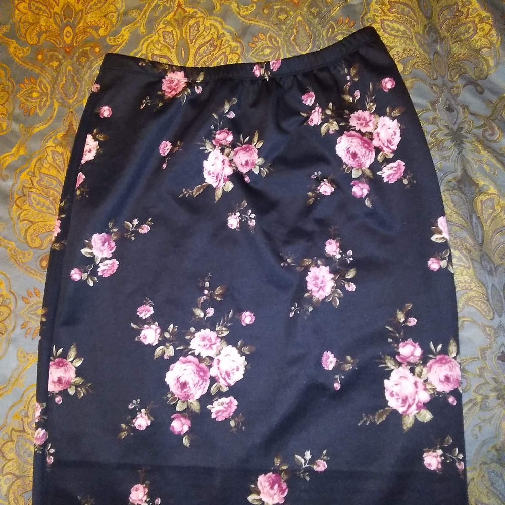 New Plus size Pretty Black Floral skirt